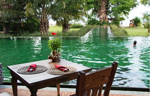 The swimming pool at Hotel Tugu Lombok
